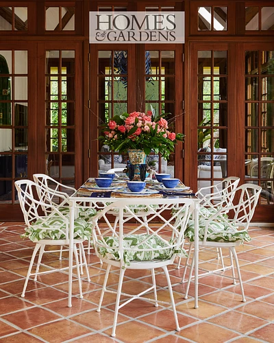 Homes & Gardens