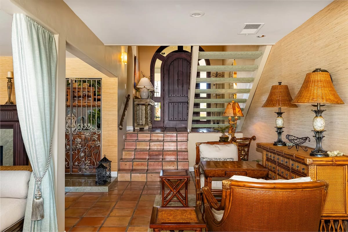 Coastal Sophisticate Image 9
