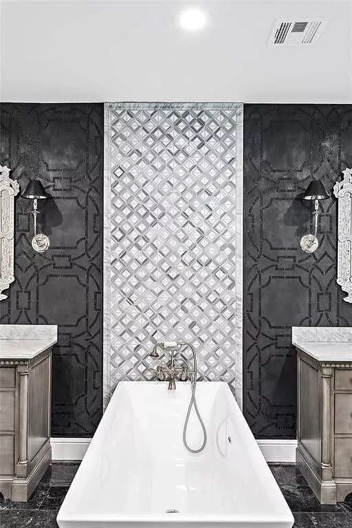 Sleek Sophistication Image 23