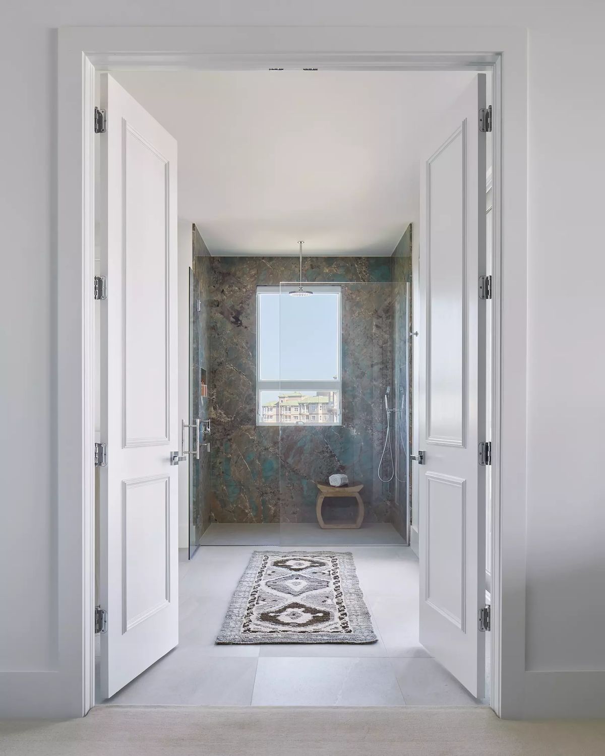 Oceanfront Penthouse Image 10
