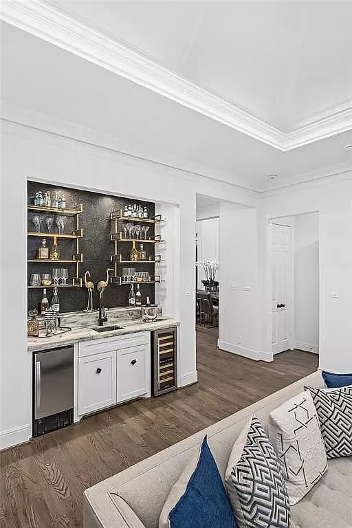 Sleek Sophistication Image 20