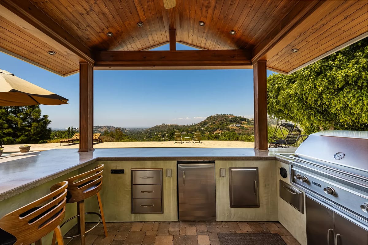 Coastal Sophisticate Image 47