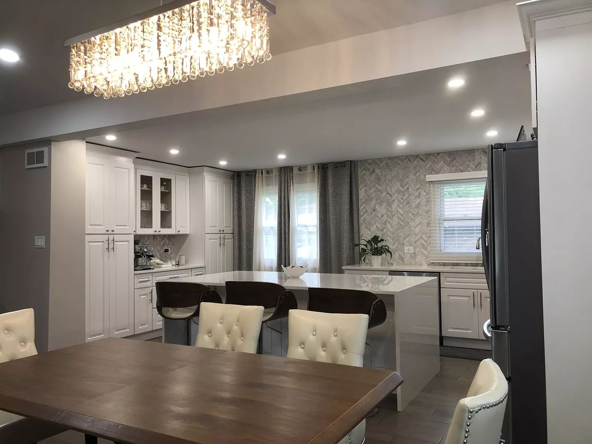Transitional Kitchen Image 3