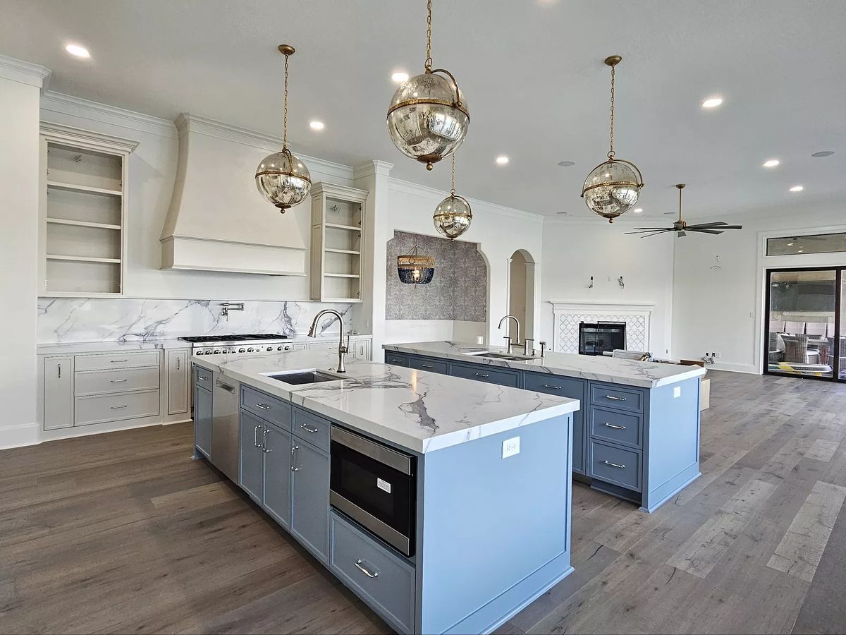 Luxe Coastal Living Image 2