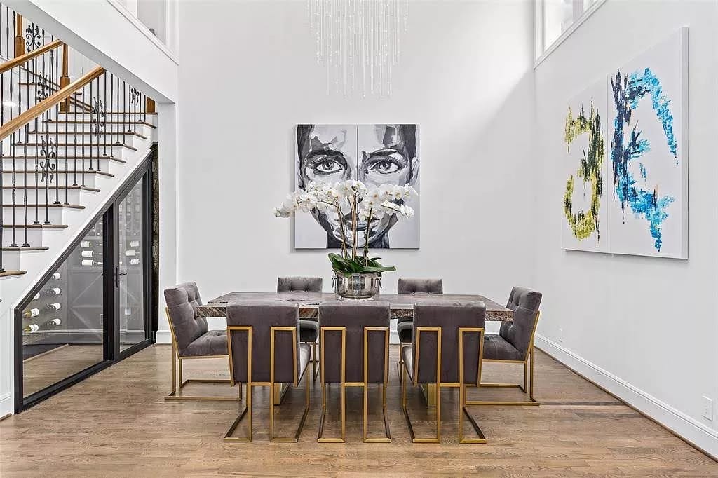 Sleek Sophistication Image 16