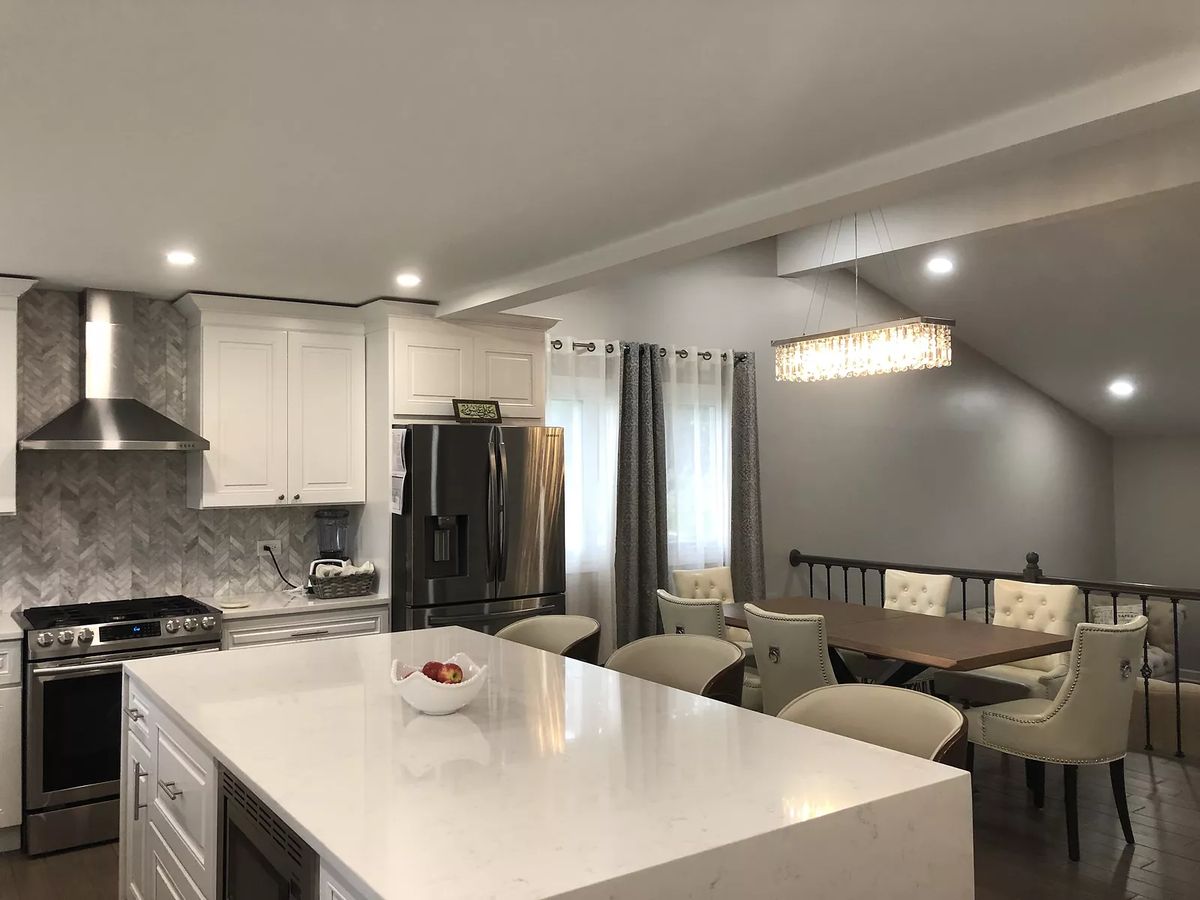Transitional Kitchen Image 5