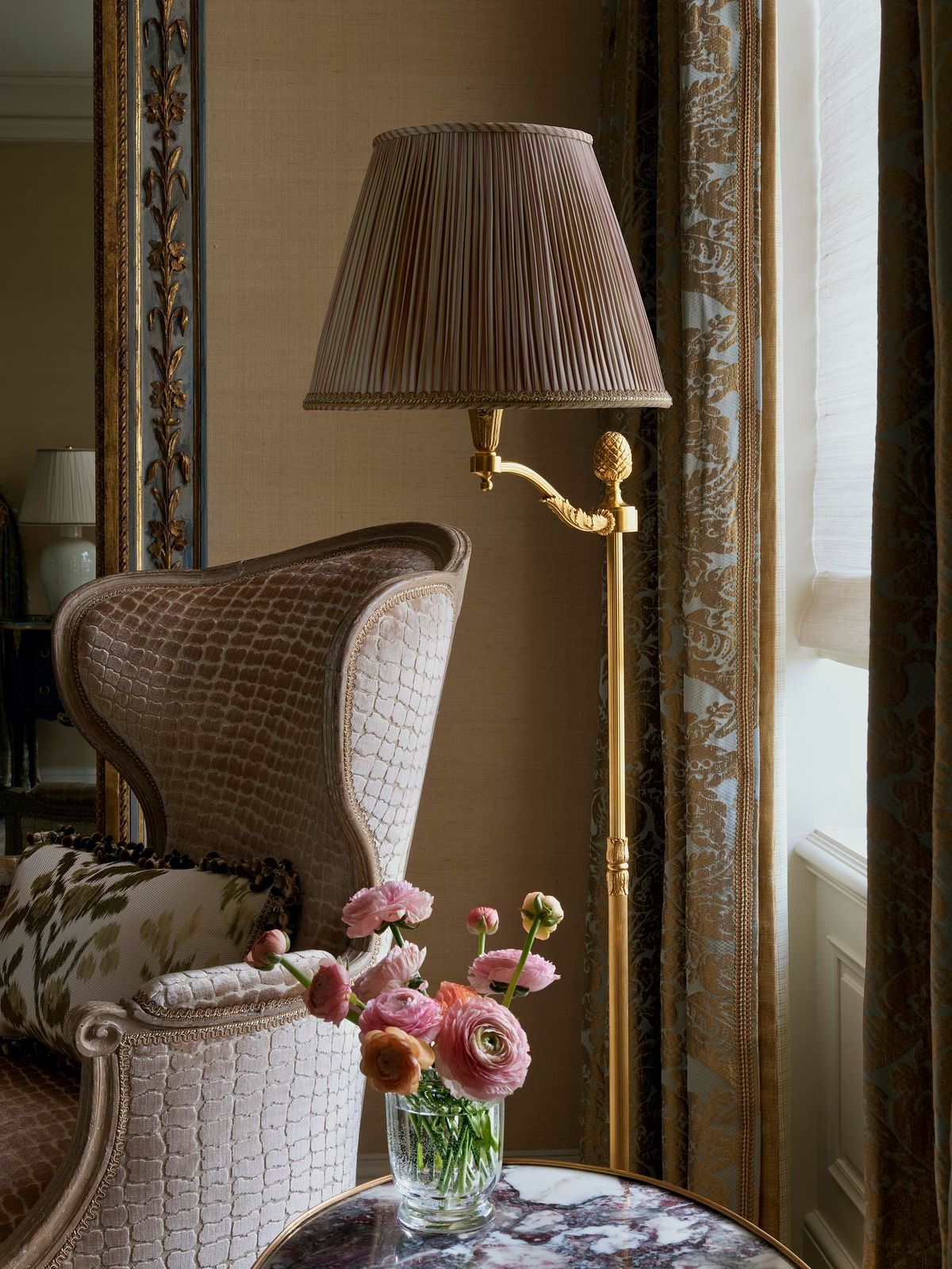 Classic French Apartment Image 35