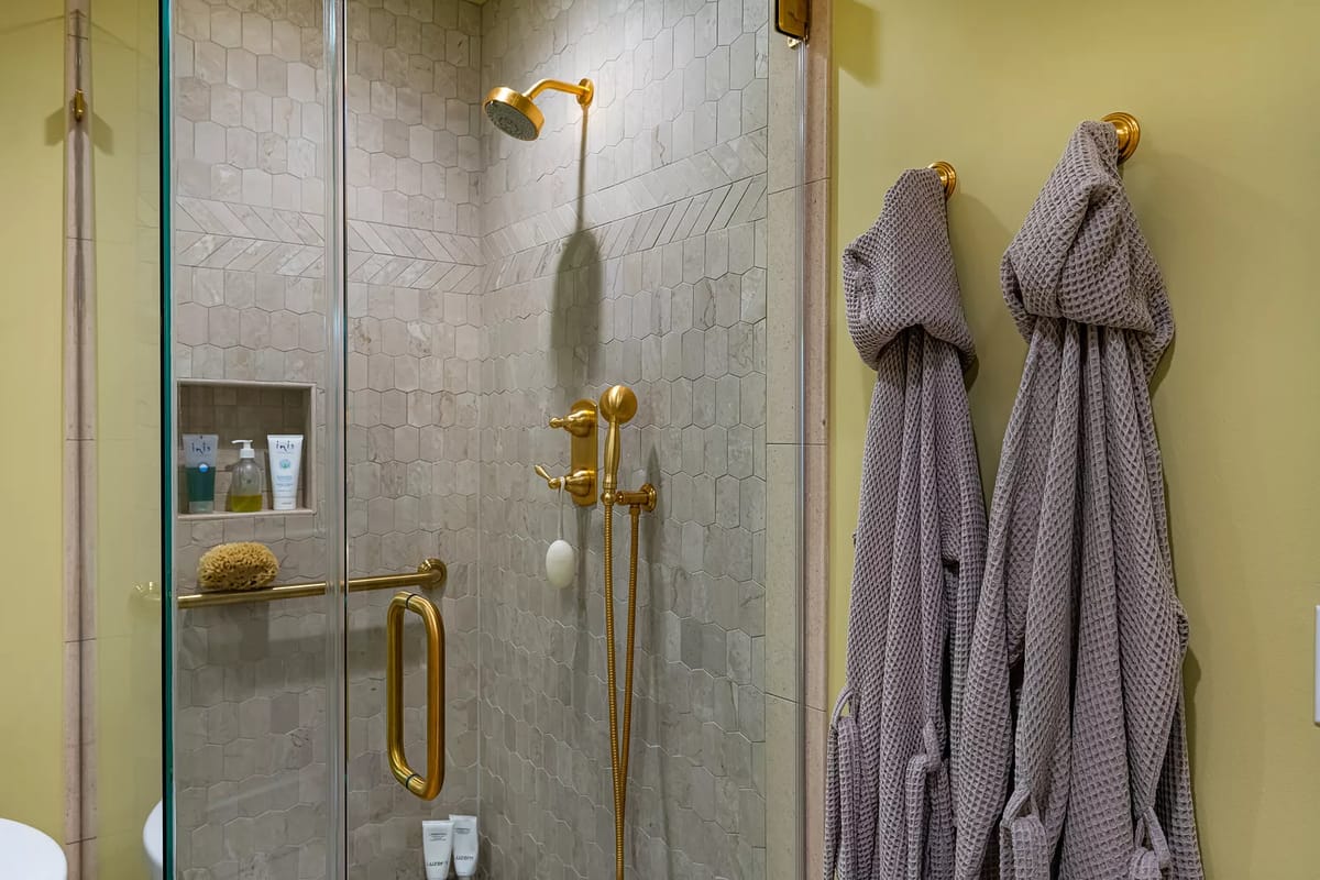 Spa Bath Contemporary Image 6