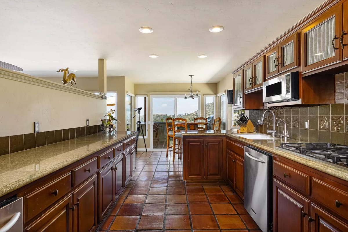 Coastal Sophisticate Image 19