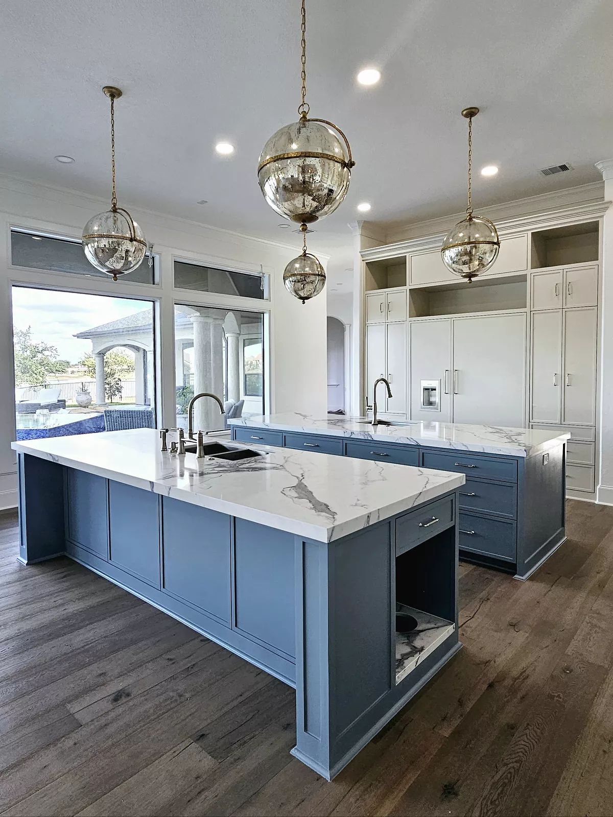 Luxe Coastal Living Image 10