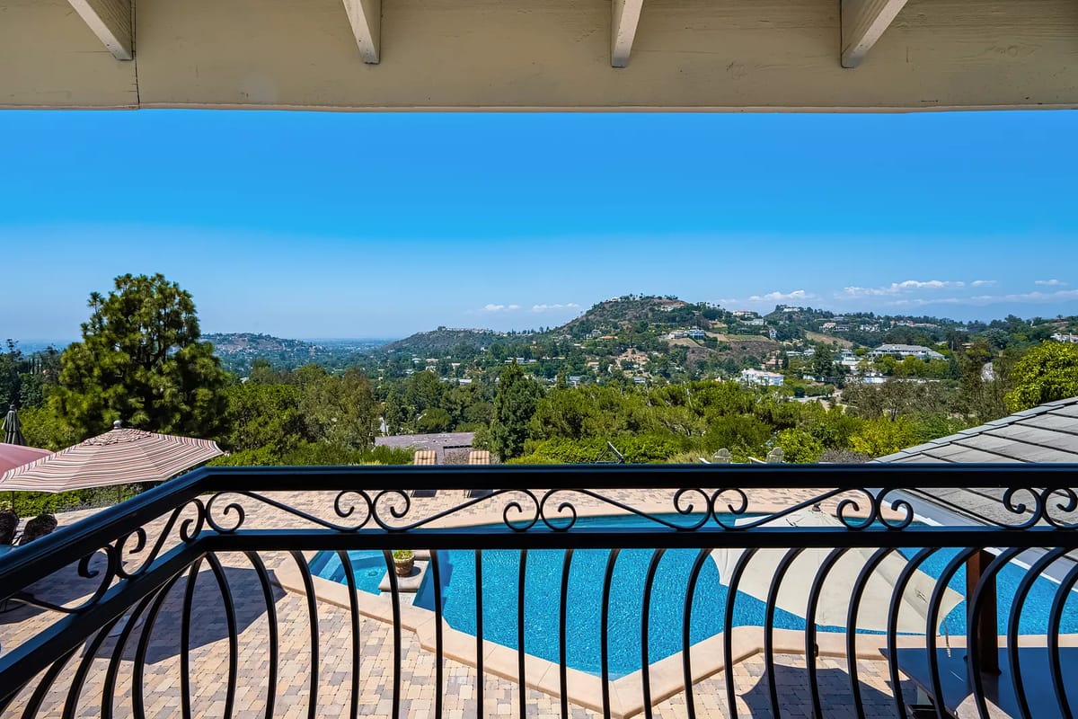 Coastal Sophisticate Image 38