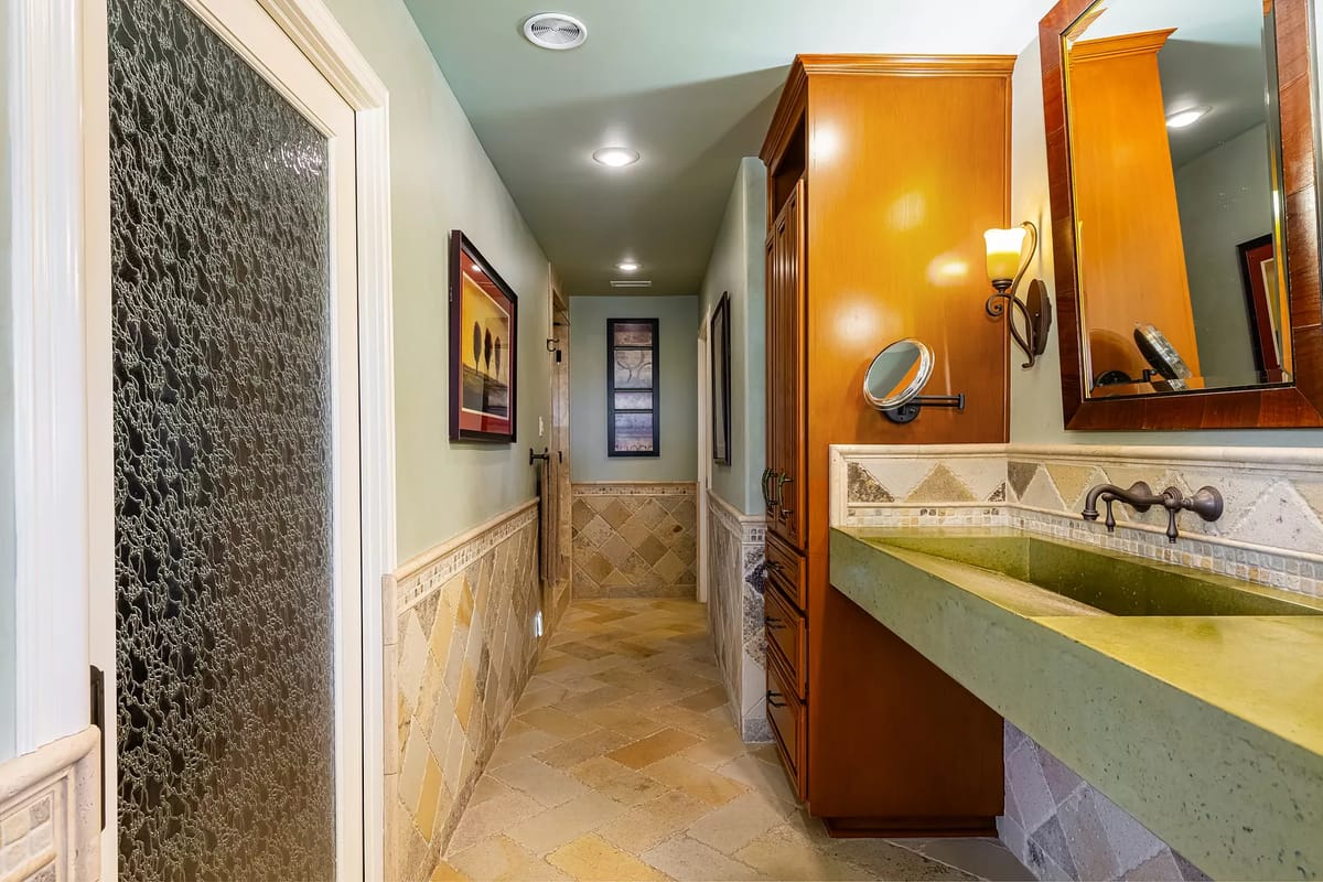 Coastal Sophisticate Image 26
