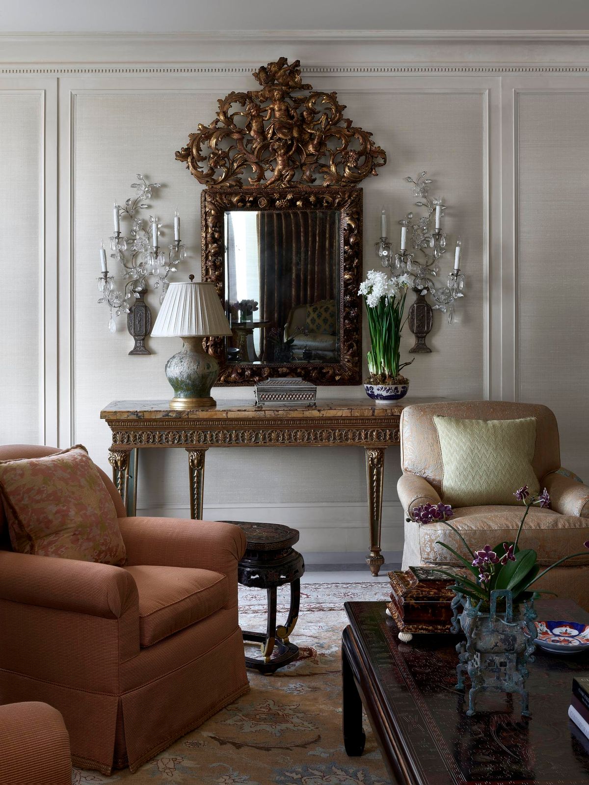 Classic French Apartment Image 11