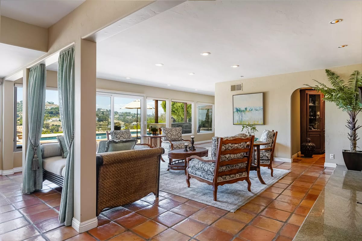 Coastal Sophisticate Image 21