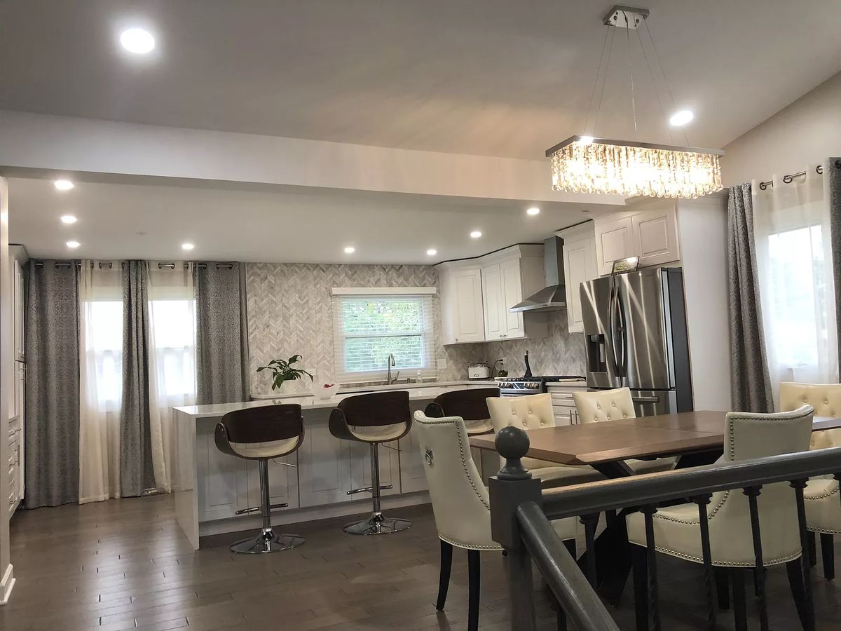 Transitional Kitchen Image 7