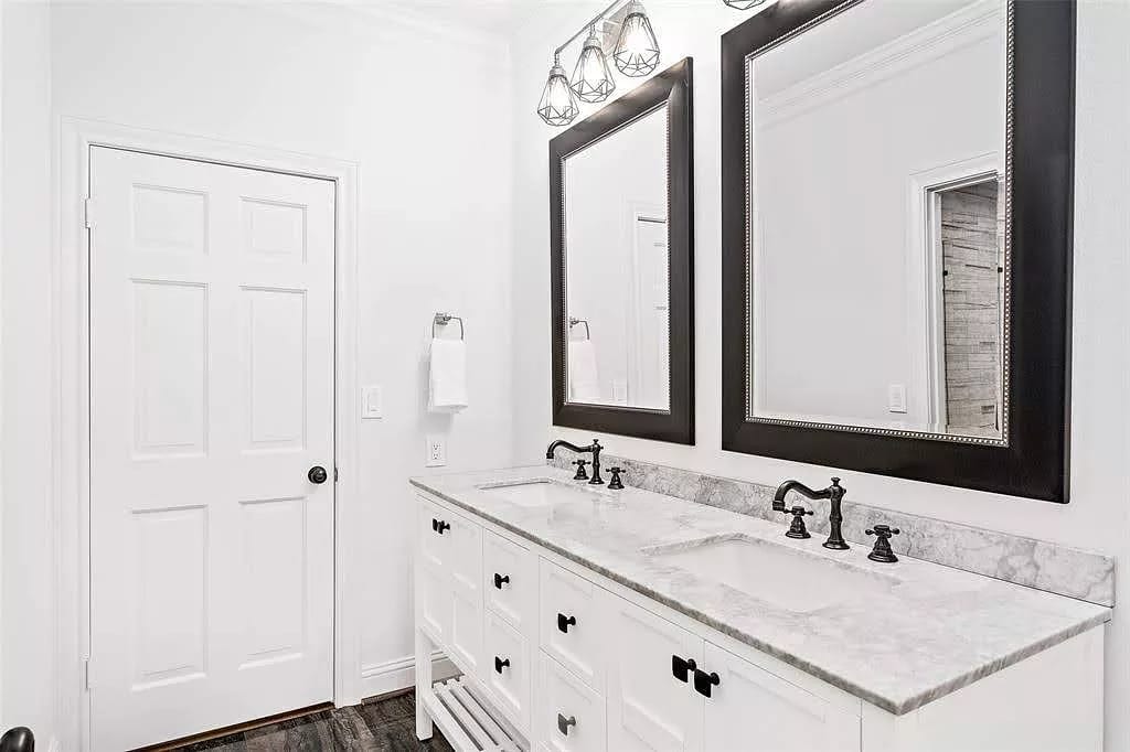 Sleek Sophistication Image 34