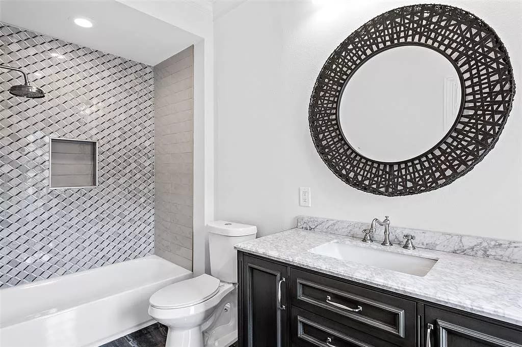 Sleek Sophistication Image 35