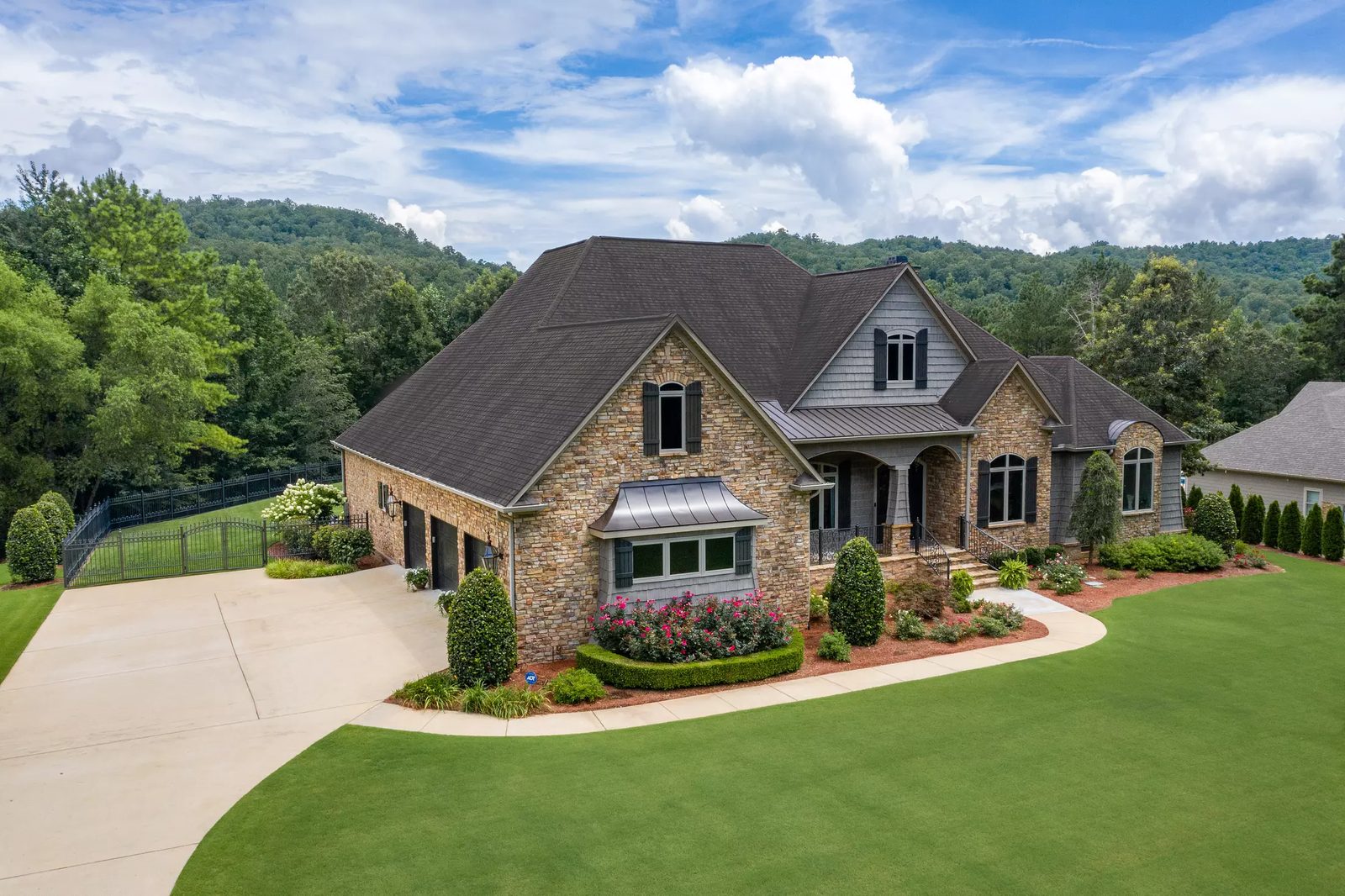 Luxury in Limestone Image 1