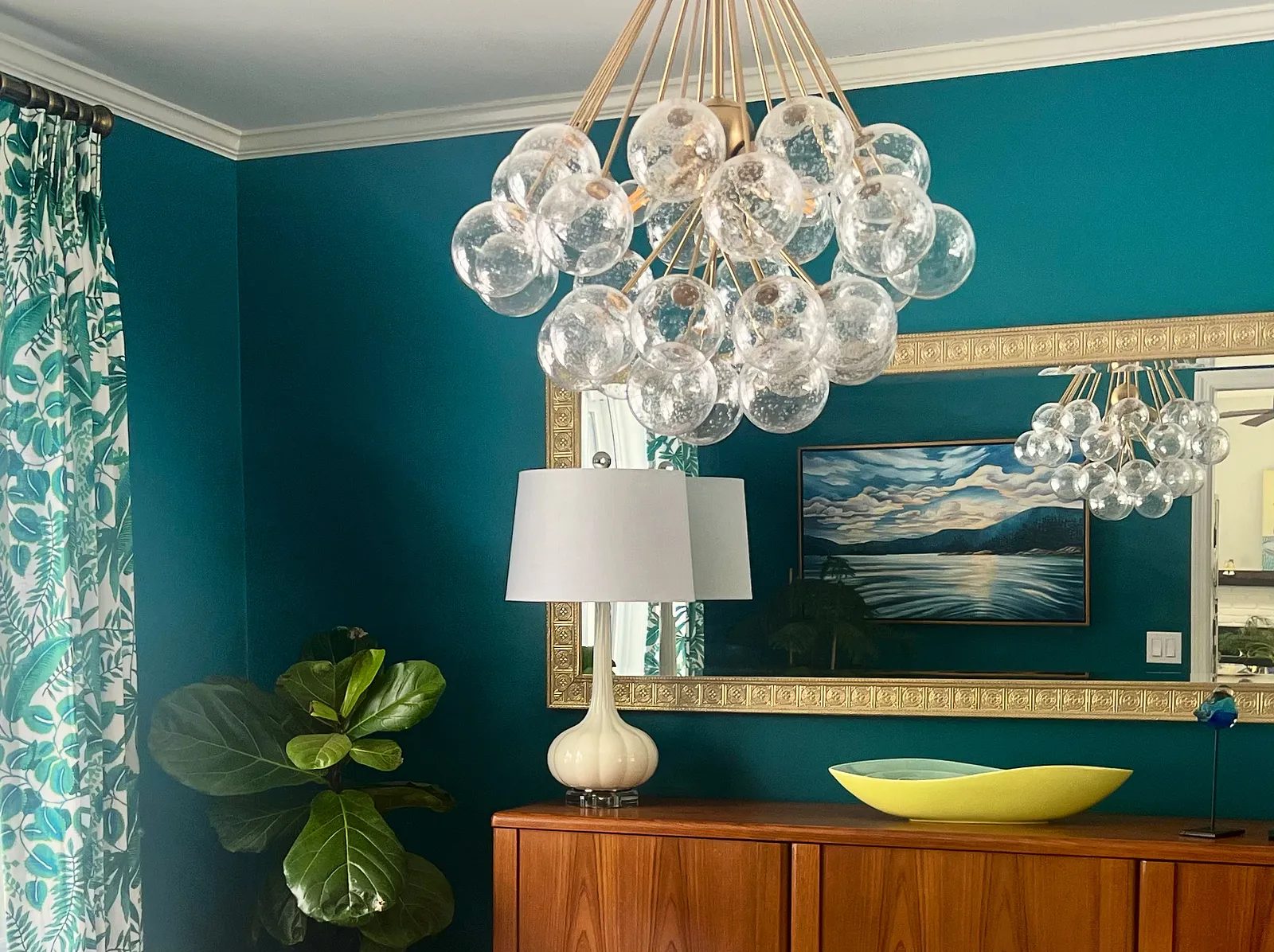 Sculptural details give a once drab dining room a new lease on life