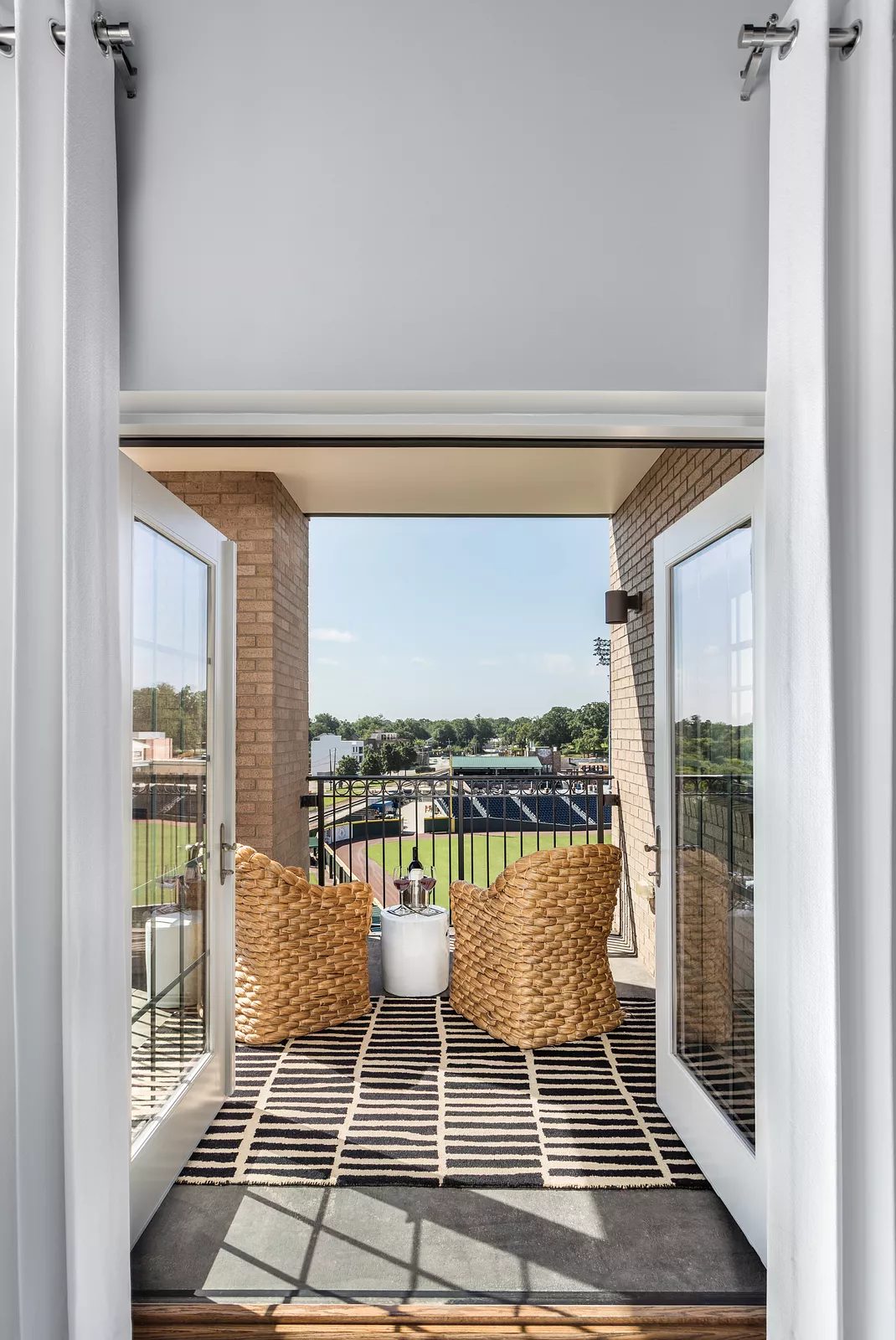Fluor Field Condo Image 8