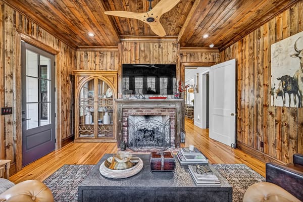 Layson Residence