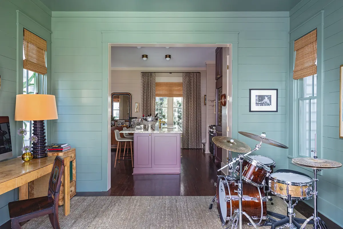 Listening Lounge Image 13