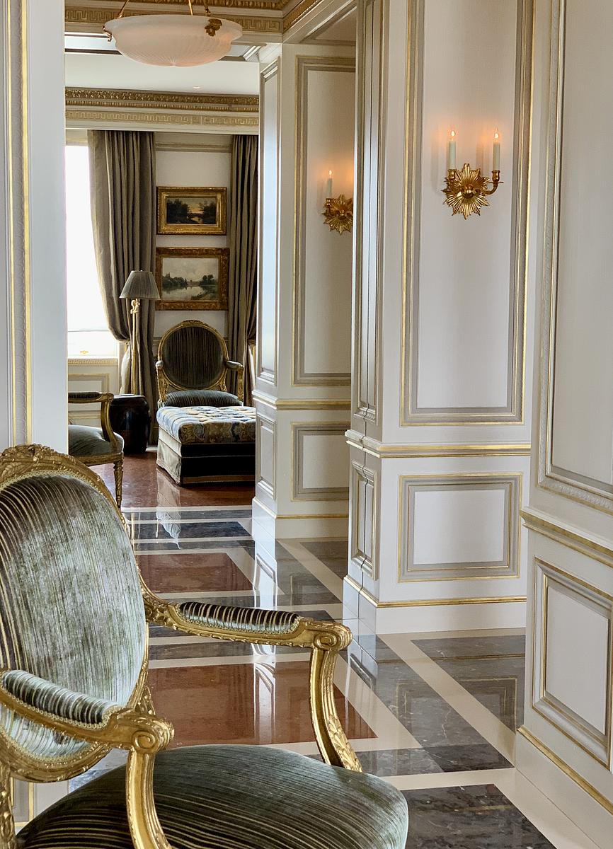 Classic French Apartment Image 23