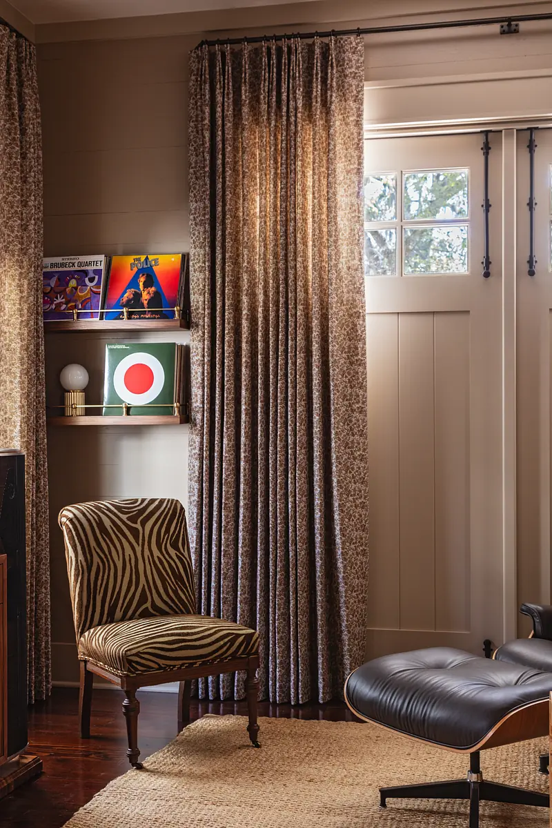 Listening Lounge Image 6