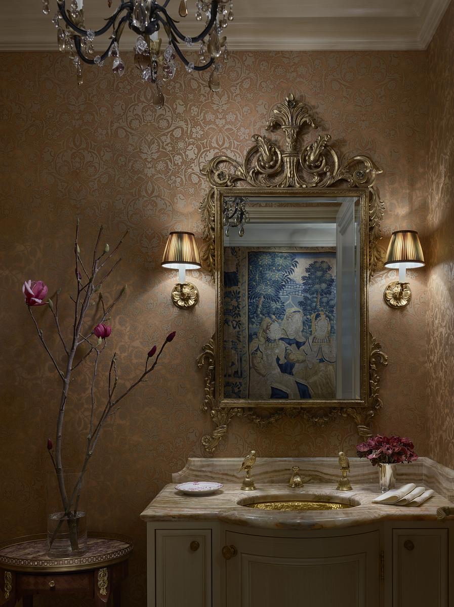 Classic French Apartment Image 30