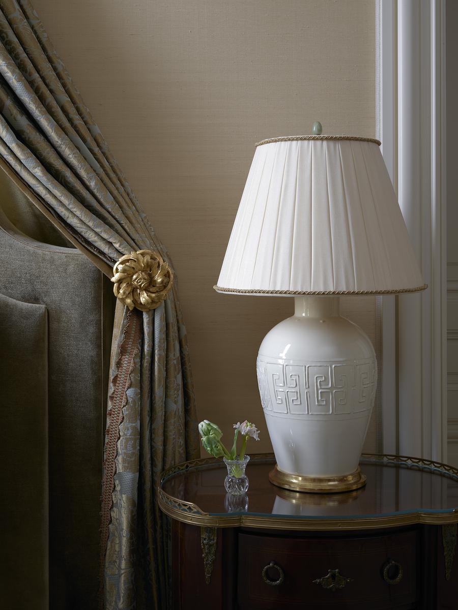 Classic French Apartment Image 32