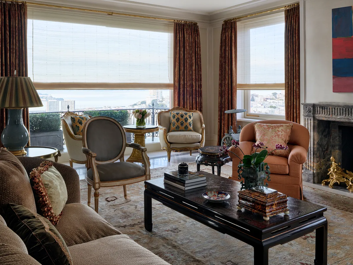 Classic French Apartment Image 9